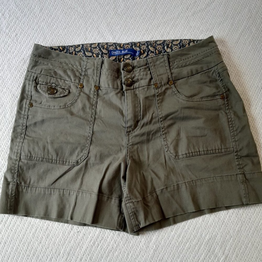 Dakota Blue - Khaki Shorts - Size 10